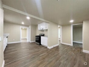 Building Photo - 1107 W Hall St