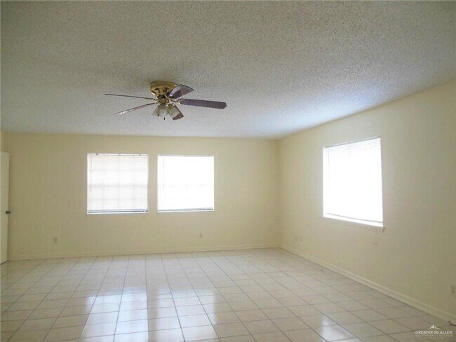 Foto del edificio - 2005 Mynah Ave