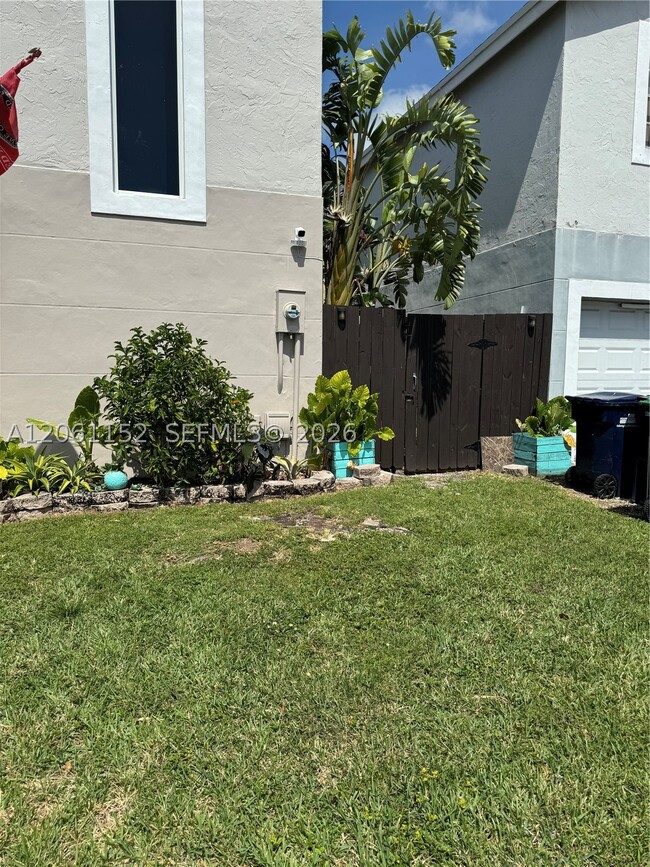Building Photo - 9046 SW 148th Ct