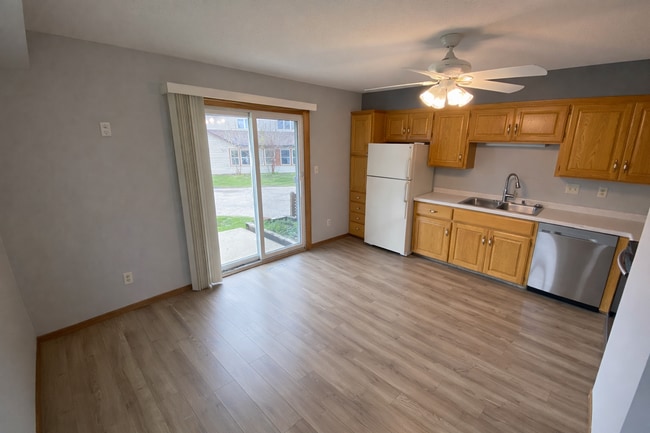Foto del edificio - Updated 2br/1ba Townhome in Apple Valley