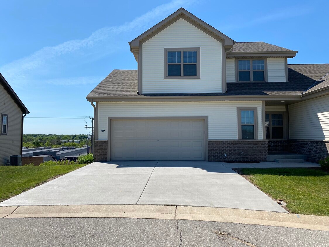 Exterior - 1147 High Pointe Knoll Cir