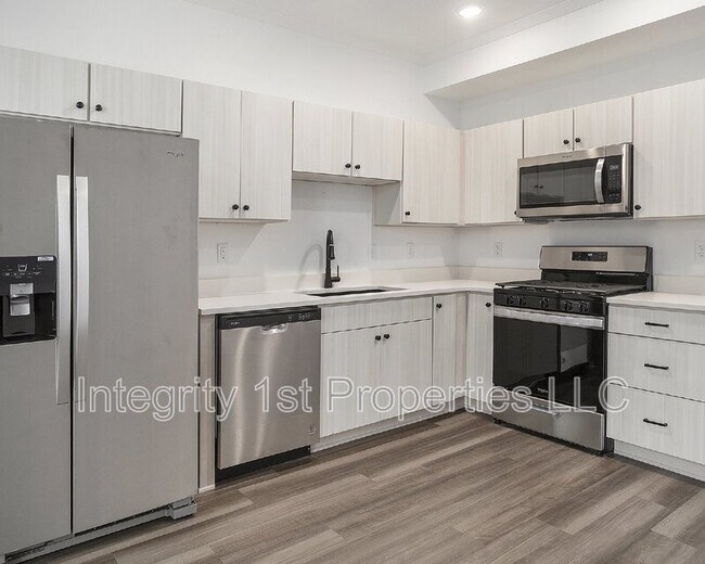 Foto del edificio - 8838 N Helena Ave