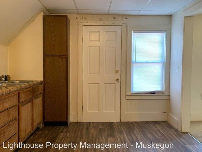 Building Photo - 2644 8th St