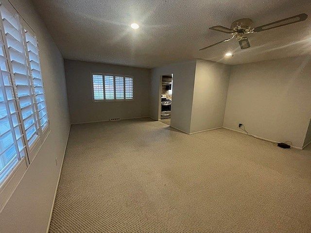 Building Photo - 5840 Foxtail Dr