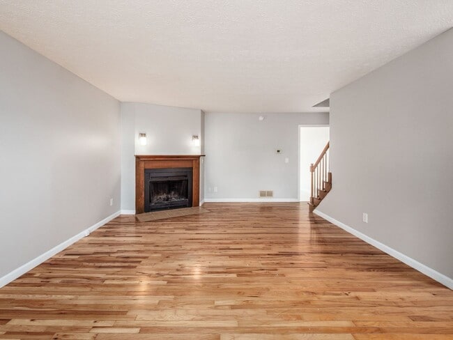 Building Photo - 2013 Queensgate Ln