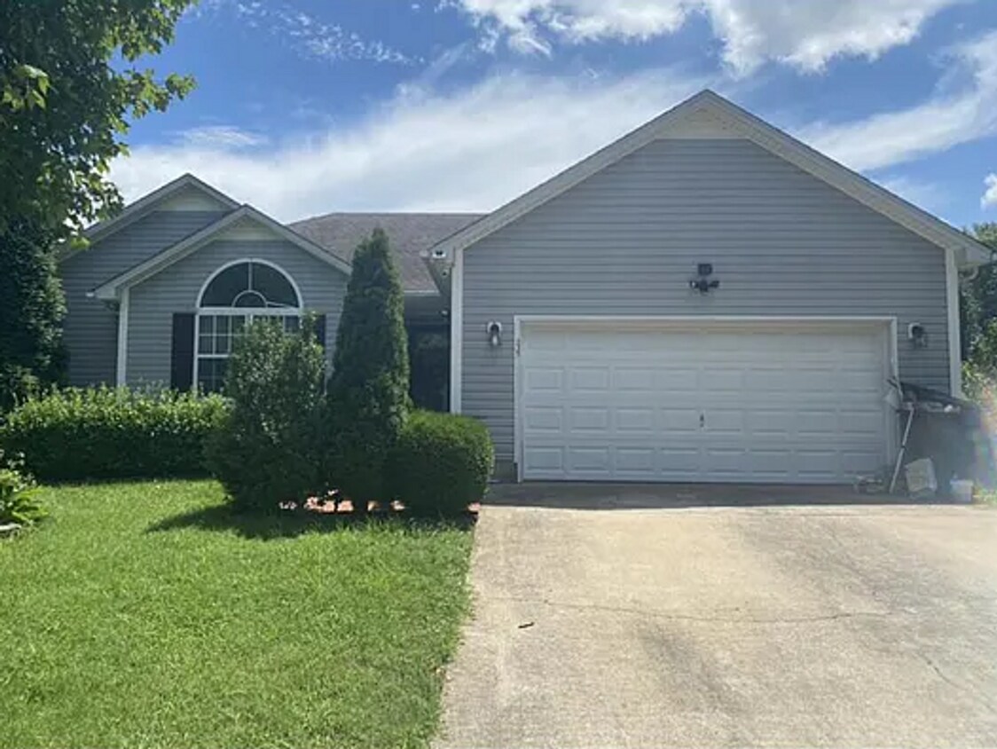 Foto principal - 239 Cedar Run St