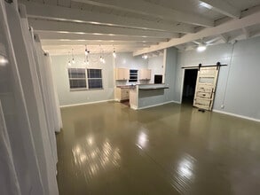 Building Photo - 500 Silver Beach Ave