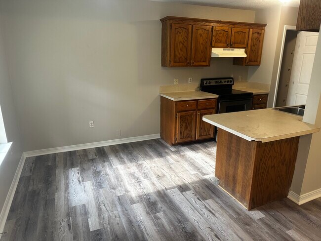 Kitchen area - 912 N Cherry St