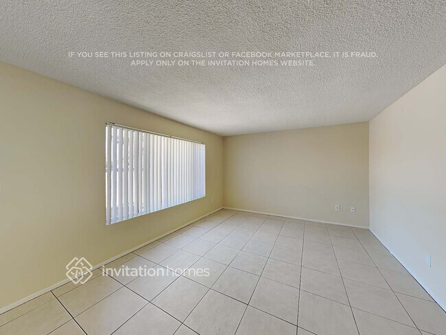 Foto del edificio - 7115 W North Ln