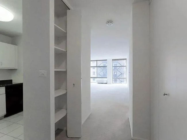 Foto del edificio - 1200 N Stone St