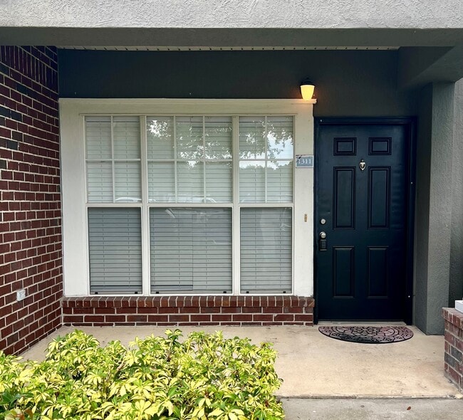 Building Photo - 11811 Estates Club Dr