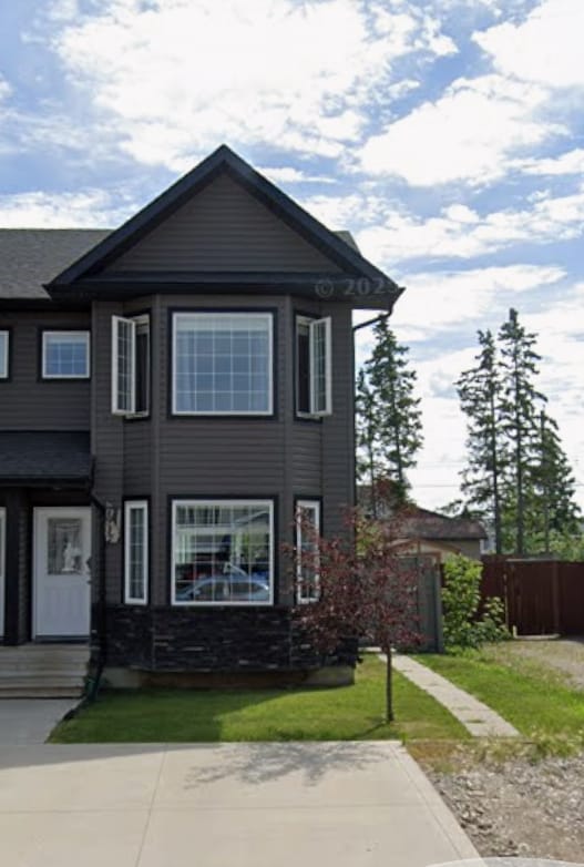 Building Photo - 7917-7997 97 Ave