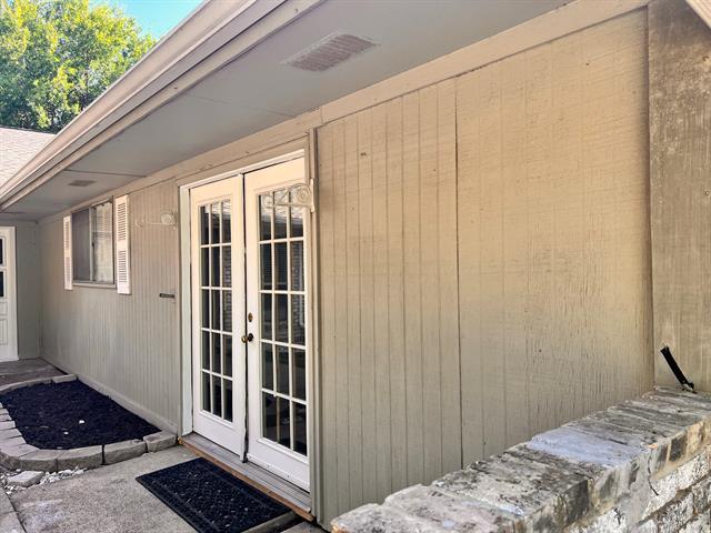 Building Photo - 2600 Lawndale Dr