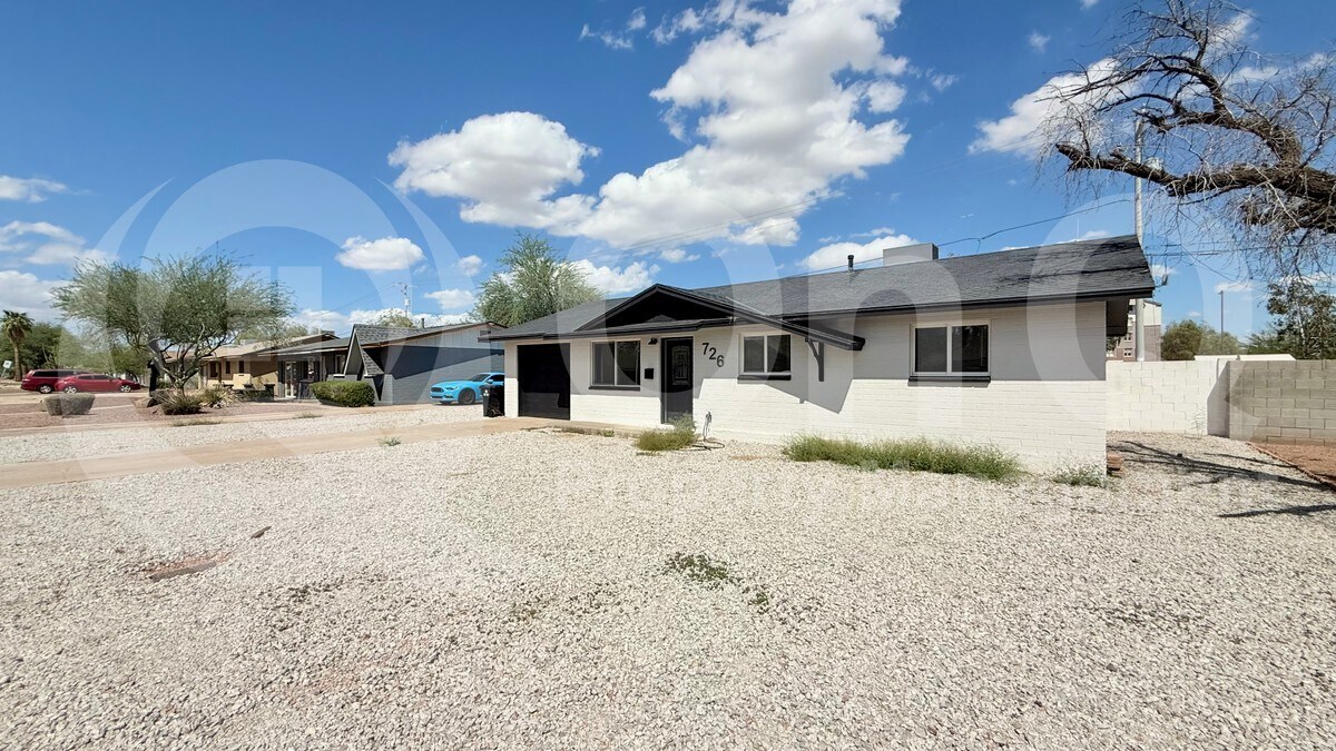 Photo - 726 East Vista Del Cerro Drive