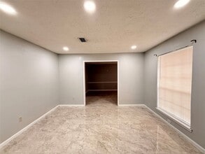 Building Photo - 9002 Sabastian Dr