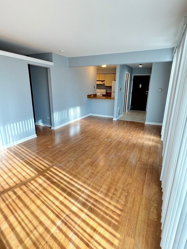 Foto del edificio - 1960 Cherry Ln