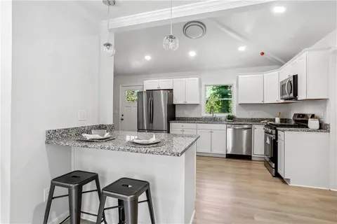 Foto del edificio - 872 Glenway Dr SW