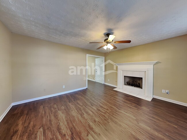 Foto del edificio - 685 Oxford Hall Dr SW