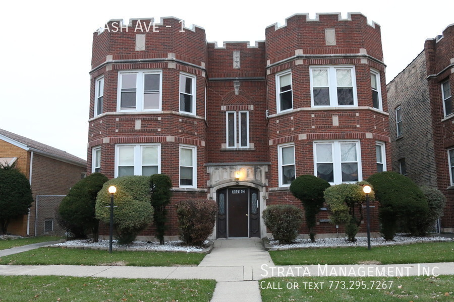 Foto principal - 7641 S Wabash Ave