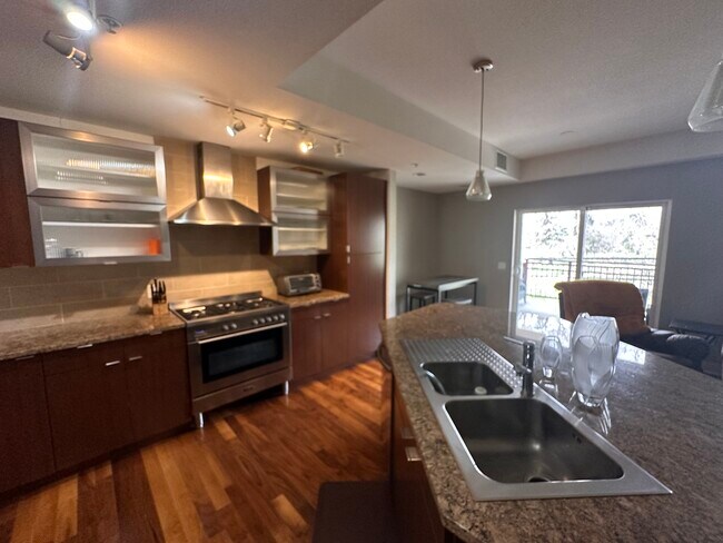 Foto del edificio - 2240 Clay St