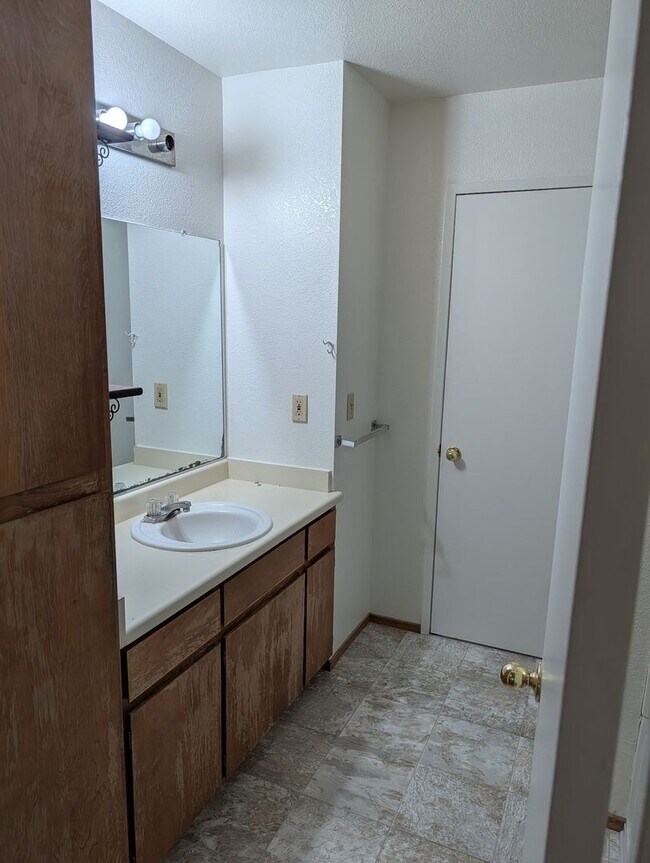 Foto del edificio - Newly remodeled Townhouse
