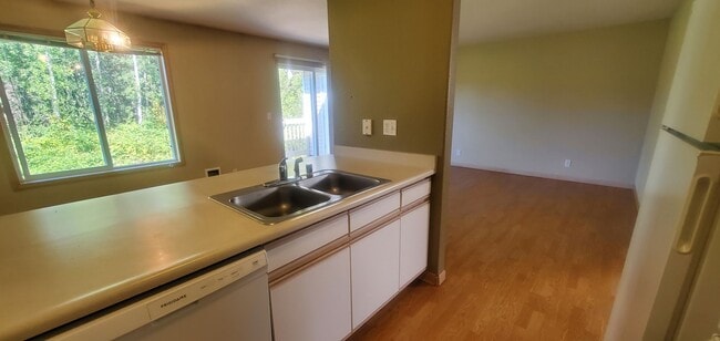 Building Photo - Pre-Leasing - 3bd/2bath (Cordata Area)