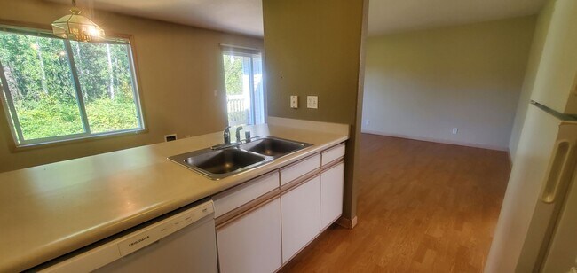 Foto del edificio - Pre-Leasing - 3bd/2bath (Cordata Area)