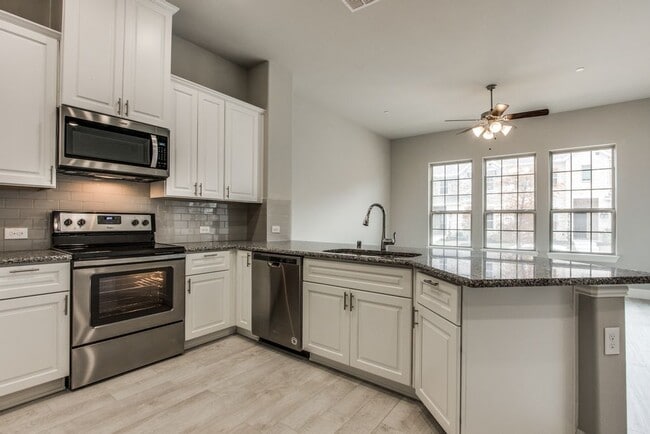 Building Photo - 1492 Windermere Way