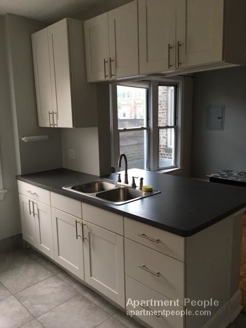 Foto principal - 3328 N Lincoln Ave