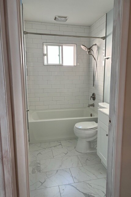 Bathroom - 707 Riverbank St