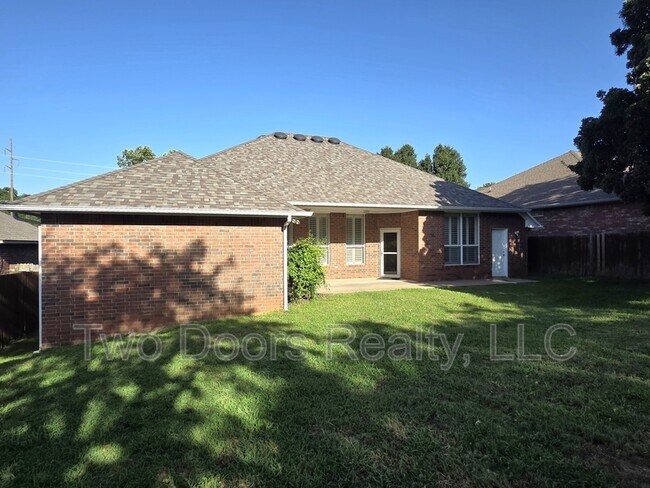 Building Photo - 748 Tuscany Way