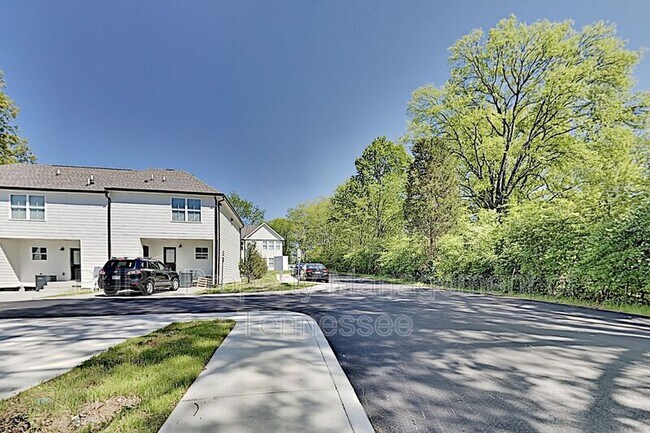 Building Photo - 309 Myatt Dr