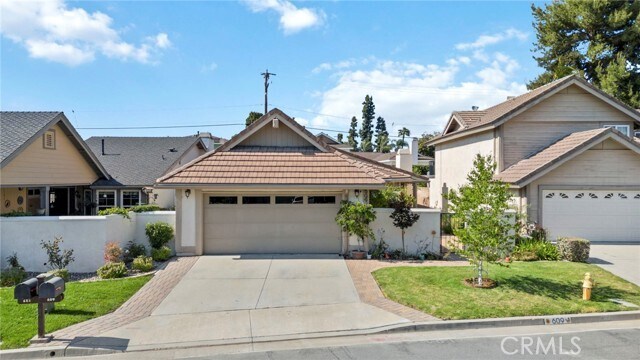 Primary Photo - 609 W Palm Dr