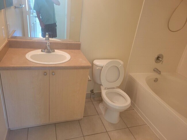 Foto del edificio - 1310 Villa Cir