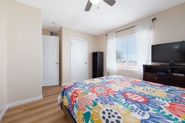 Building Photo - Don't miss the chance to rent this fully f...
