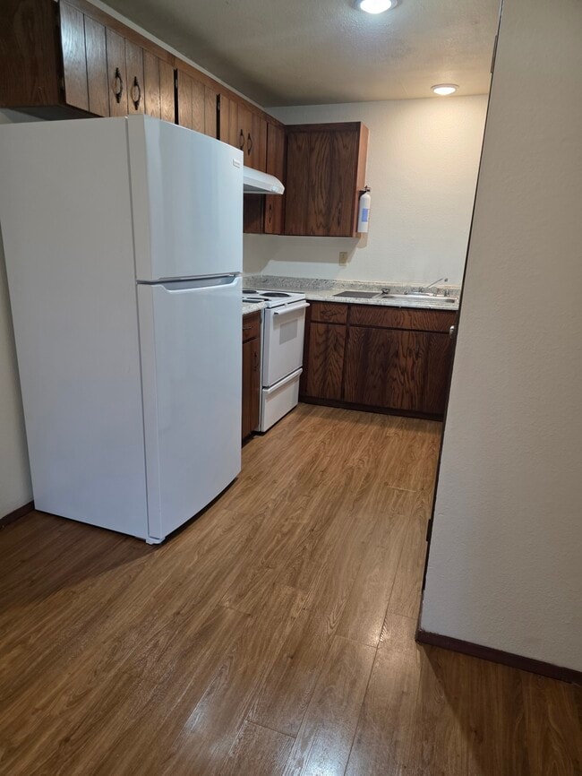 kitchen - 2962 O St SE