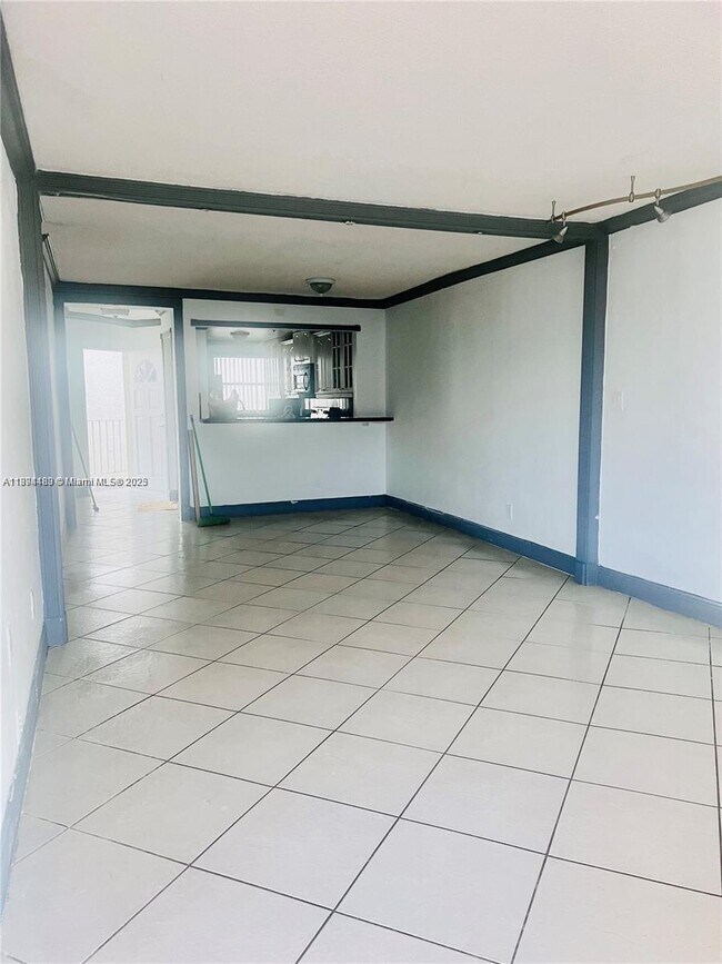 Foto del edificio - 1750 W 46th St