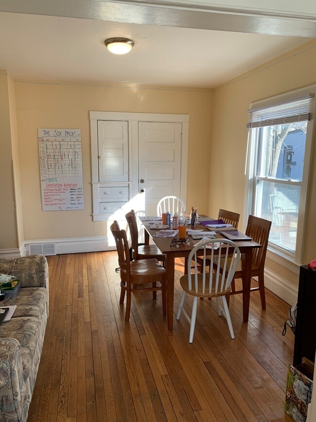 Dining room - 1115 Packard St