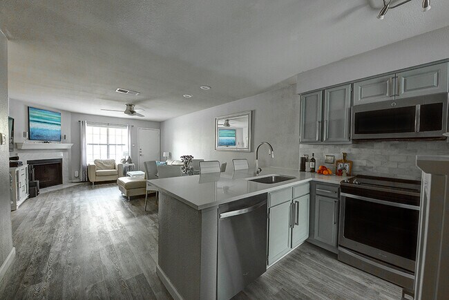 Foto del edificio - 2215 Post Rd