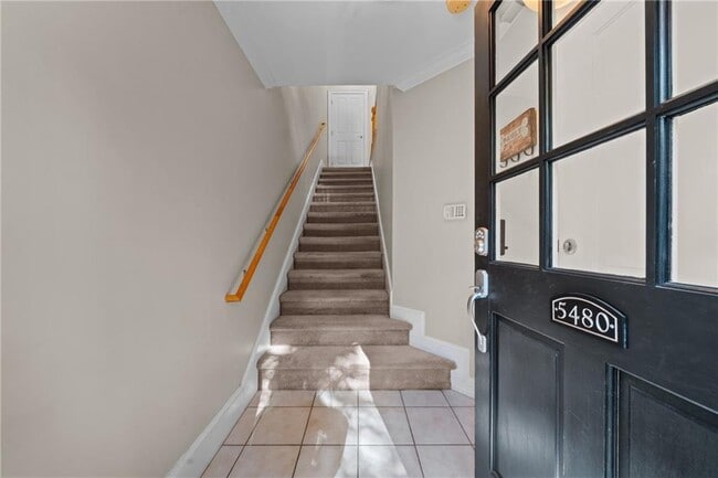 Building Photo - 5480 Glenridge Park NE