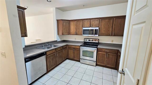 Foto del edificio - 501 Jeans Creek Dr