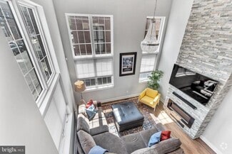Building Photo - 2403 Manton St
