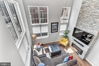 Building Photo - 2403 Manton St