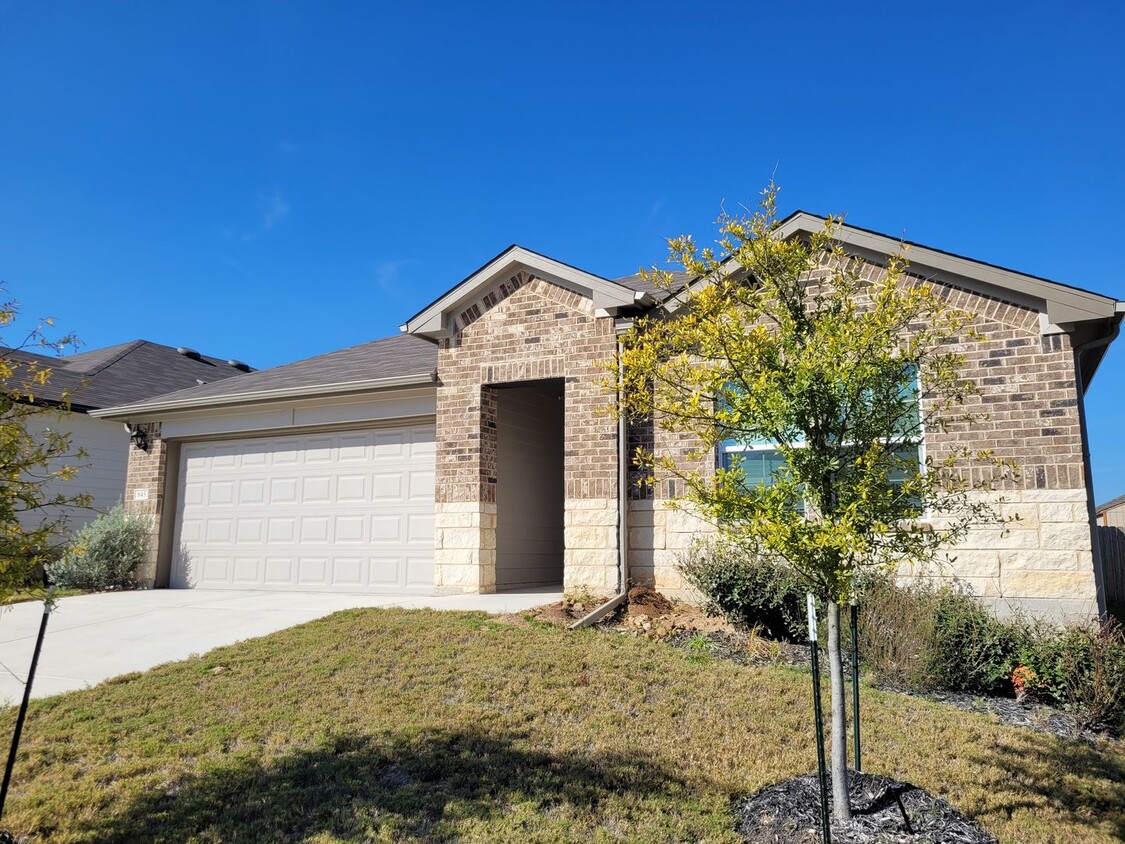 Primary Photo - Brand New Home Available in Seguin