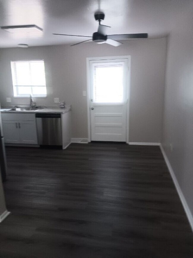 Foto del edificio - 460 S Owens St