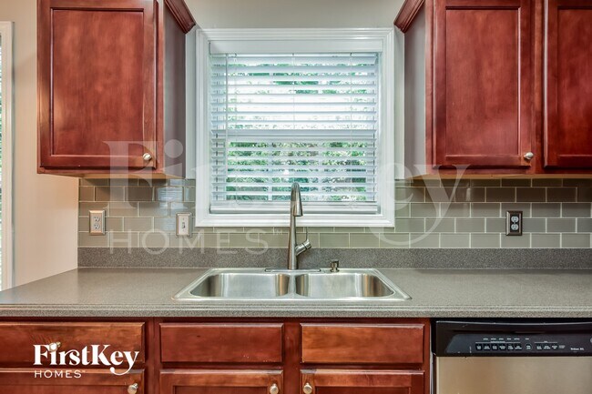 Building Photo - 6014 Fairing Drop