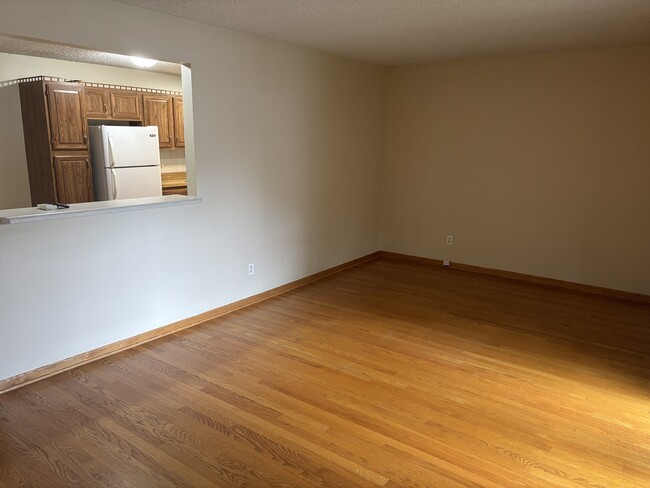 Building Photo - 14627 S Pebble Creek Dr