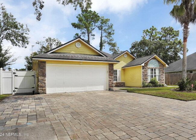 Building Photo - 8959 Bridgecreek Dr W