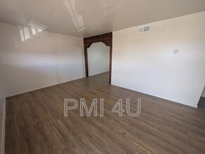 Building Photo - 118 S Main St