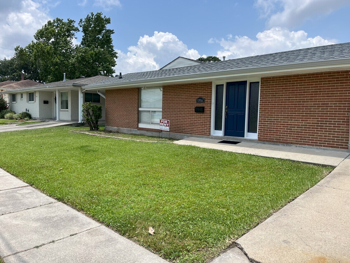 Primary Photo - 1316 Nursery Pl
